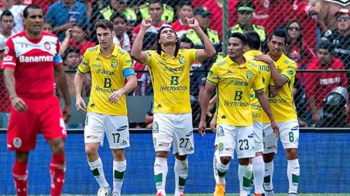 “Quiero mucho a Gullit Peña. No voy a juzgar su vida”, apoya Gallito Vázquez a su amigo tras escándalo de alcohol