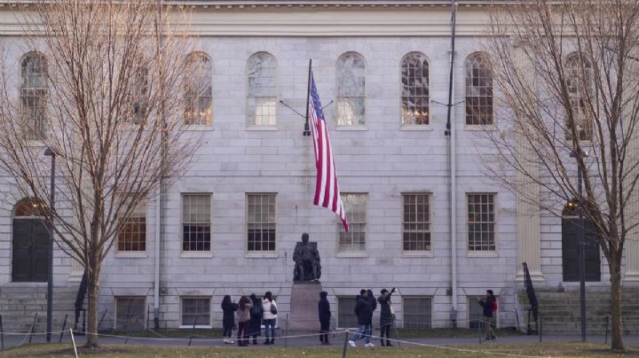 La nueva amenaza contra Harvard, ahora por parte de Kristi Noem