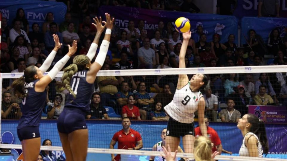 Las de México lucharon con garra pero el férreo ataque de Estados Unidos las venció.
