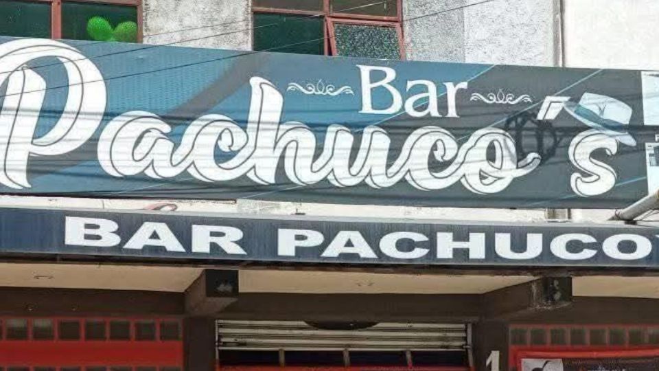 Un trabajador al llegar al bar encontró tirado cerca de la barra al duelo y avisó a las autoridades. 
