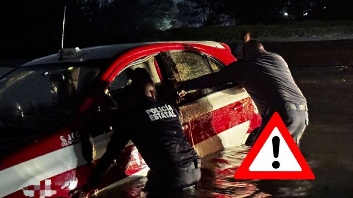 Taxi de Tuxpan cae al mar y queda en medio de la playa; esto sabemos