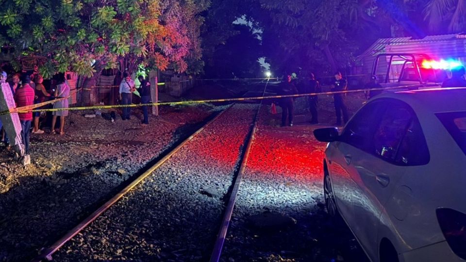 Mujer es arrollada por locomotora en vías del tren del puerto de Veracruz