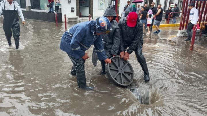 Lluvias en Edomex causan inundaciones, socavones y caos vial en Ecatepec, Tlalnepantla y Cuautitlán Izcalli