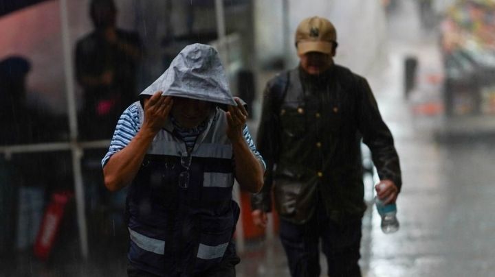 Lluvias azotan a la GAM y se acercan al AICM; reportan inundaciones en Cuautepec