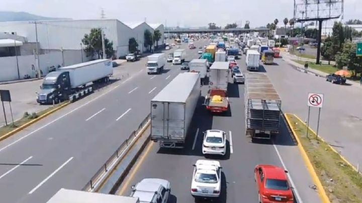 Habitantes de Tultitlán retiran bloqueo en la  caseta de Tepotzotlán