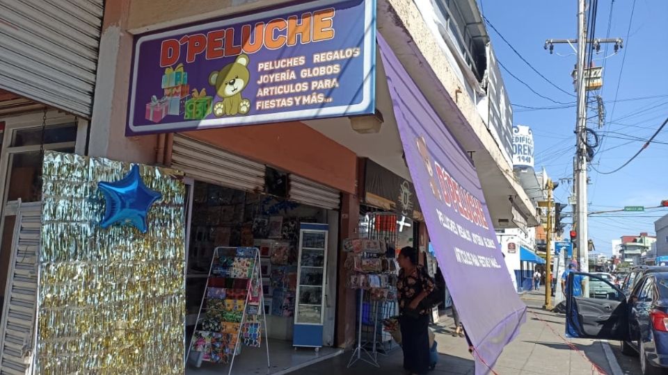 Plazuela Hidalgo, inmueble con 44 años que sobrevive en Veracruz con 5 locales abiertos