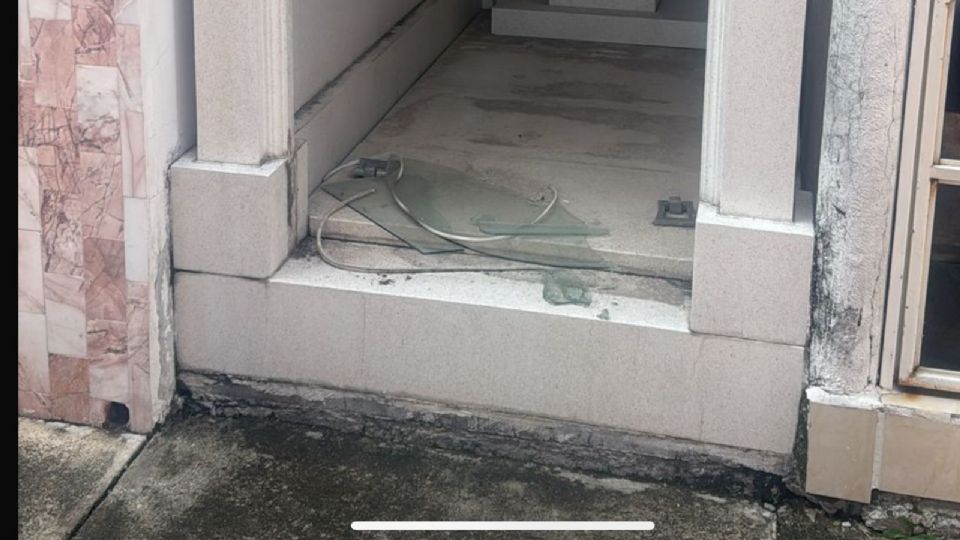 Varias tumbas amanecieron esta semana sin rejas, puertas y vidrios