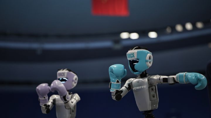 Robots humanoides compiten en Pekín: avances, caídas y futuro tecnológico