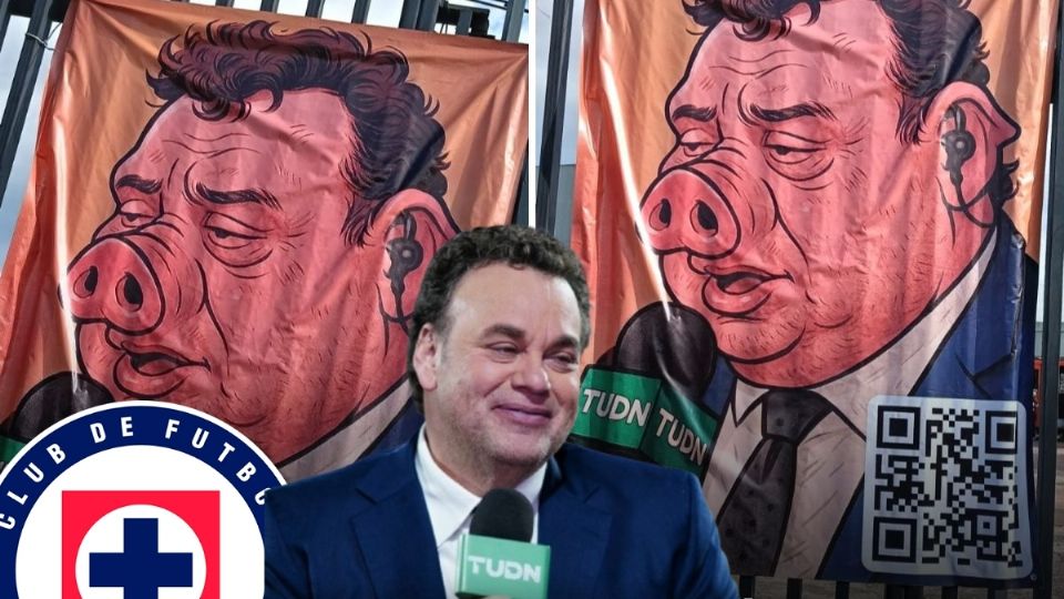 Recibió abucheos y le hicieron una pancarta de cerdo