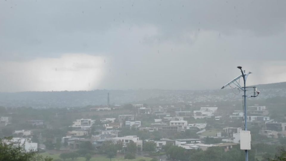 Fuerte tormenta ayer por la tarde en León.