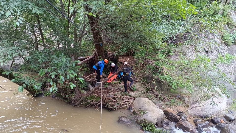 La víctima cayó en un remolino de agua y no logró salir a la superficie; la tragedia ocurrió en el centro turístico de Mineral del Chico