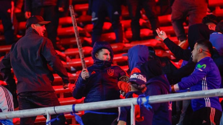 Terror en Copa Sudamericana: aficionado cae desde la tribuna tras violencia en el Independiente vs U de Chile