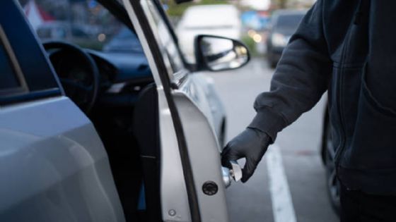 Denuncian más robos en estacionamiento de plaza Mitikah