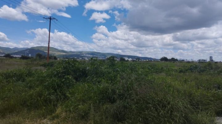 Autorizan un nuevo CBTis en terrenos del fallido Estadio León; Libia donó el terreno