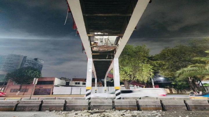 Alerta en Tlalnepantla: cae parte de puente peatonal con 40 años de deterioro