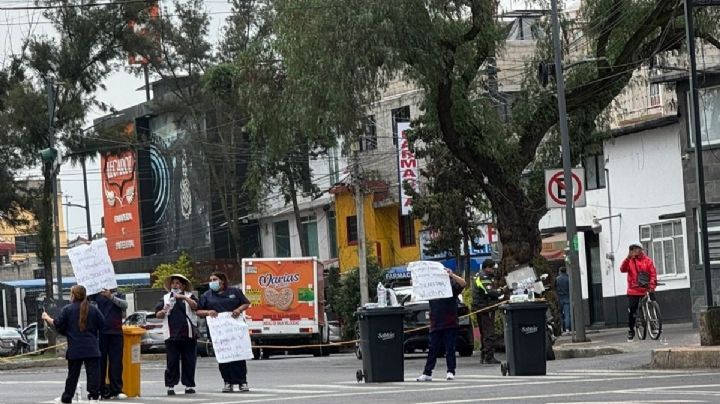 Denuncian atraso en pagos los trabajadores de limpieza de hospitales de CDMX