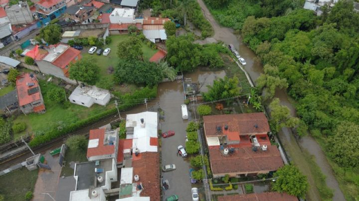 Lluvias dejan 280 viviendas afectadas en Morelos y numerosos autos bajo el agua