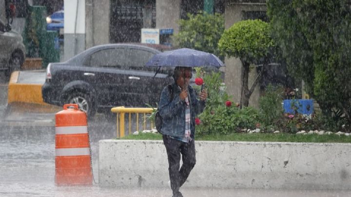 Alertan a 9 alcaldías por lluvias en CDMX; Metro activa marcha lenta
