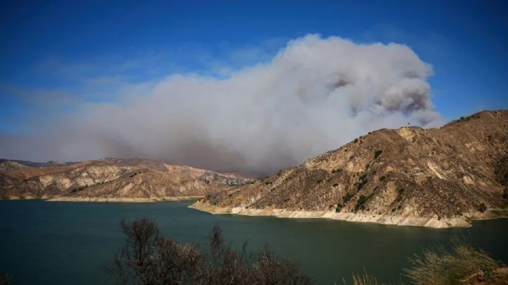 Incendios en California amenazan con la destrucción de miles de hogares; Napa debe ser evacudo