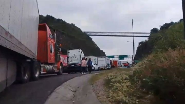 El "martirio" diario: 3 horas para recorrer 3 km de la autopista México-Querétaro