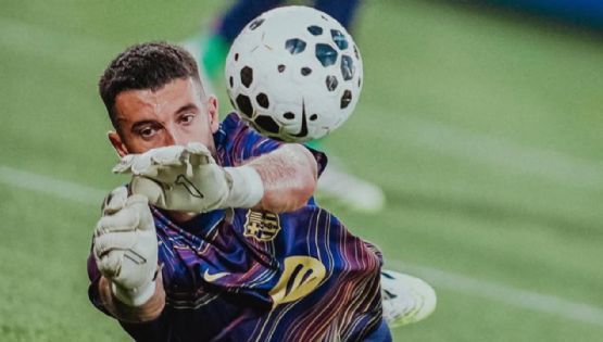El nuevo portero titular del Barcelona, usa guantes hechos en León