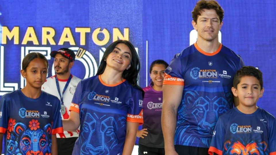 Además de las playeras se dieron a conocer las medallas de 10, 21 y 42 kilómetros.