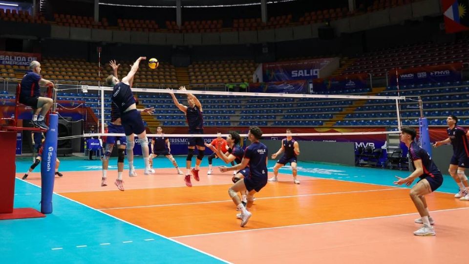 Terminan los entrenamientos y arrancan las acciones del voleibol en el Domo de la Feria de León.