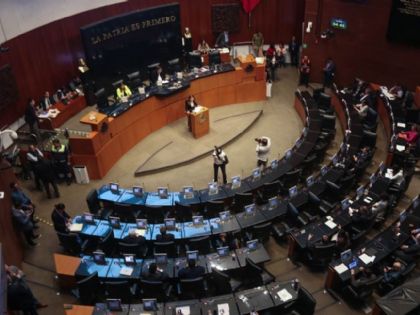 Crece la ola de licencias: 10 legisladores buscan gubernaturas rumbo a 2027