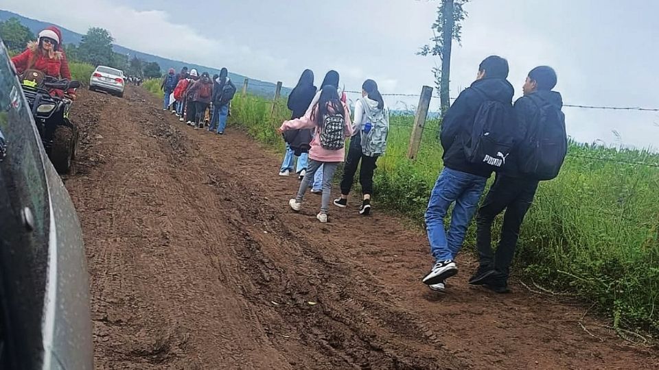 Hacen obra parcial en acceso al CBTis 287