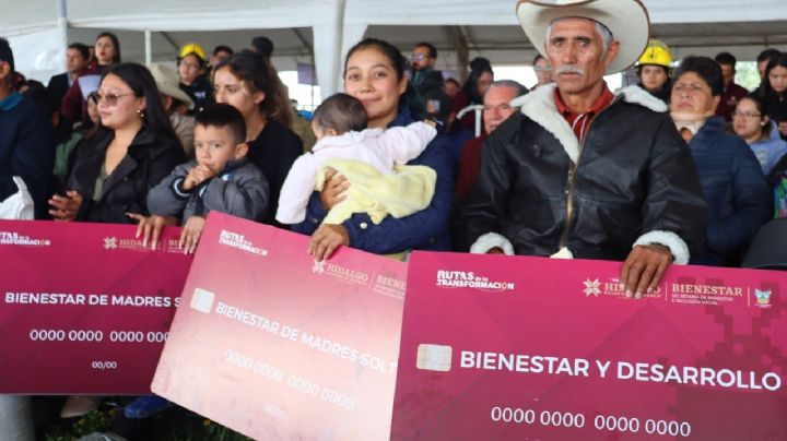 Inicia entrega de tarjetas de apoyos sociales en la Sierra y Huasteca