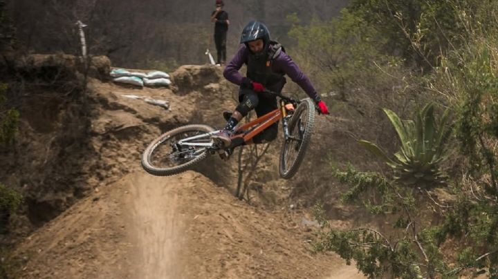 En Mineral del Chico asaltan a ciclista internacional; botín es de medio millón de pesos