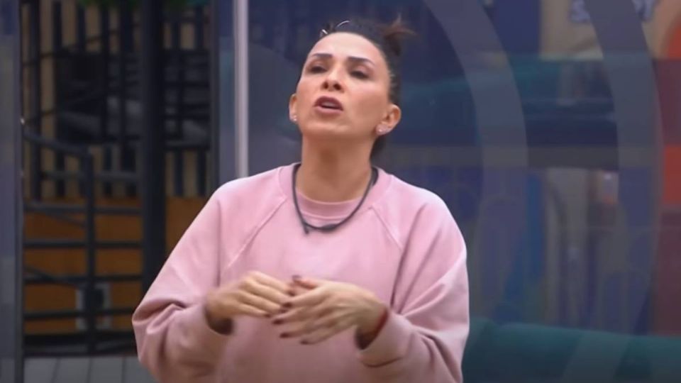 La actriz ha tomado el control de la cocina.