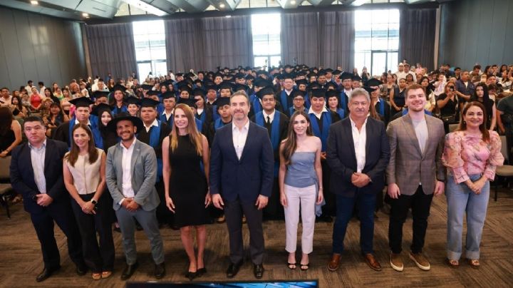 Prepa Regia: gobierno de Monterrey celebra graduación de 165 jóvenes