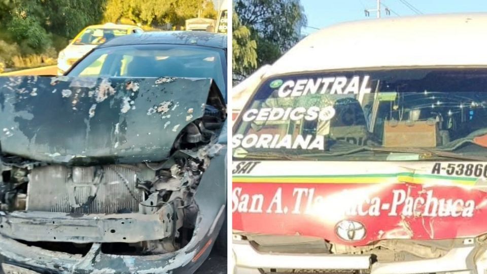 De acuerdo con la información, un bache en la carretera habría ocasionado los autos impactarán entre ellos una combi del transporte público