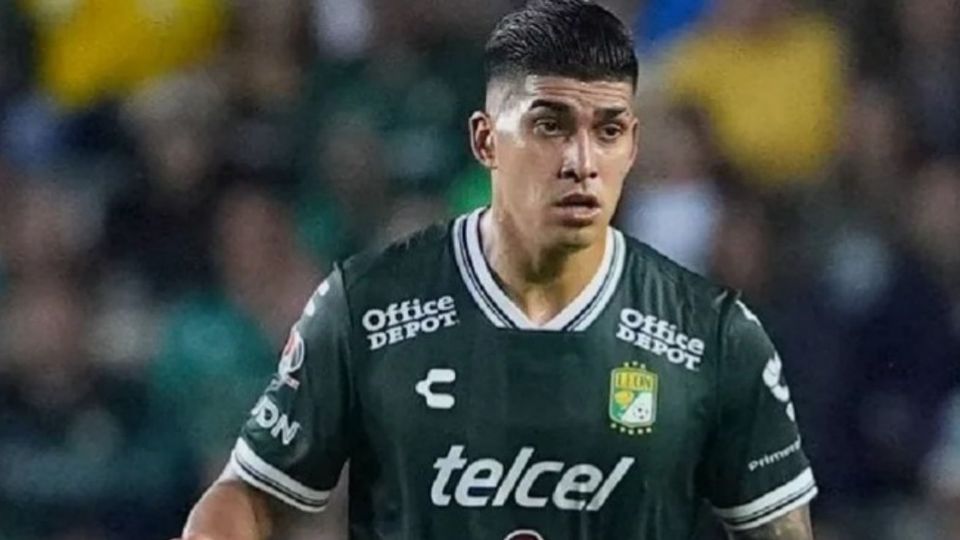 Adonis Frías deja a los esmeraldas y se va a equipo brasileño