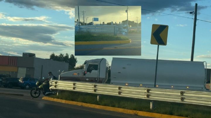 Peligro en Eje Metropolitano: Barreras metálicas no dejan ver los autos en glorietas