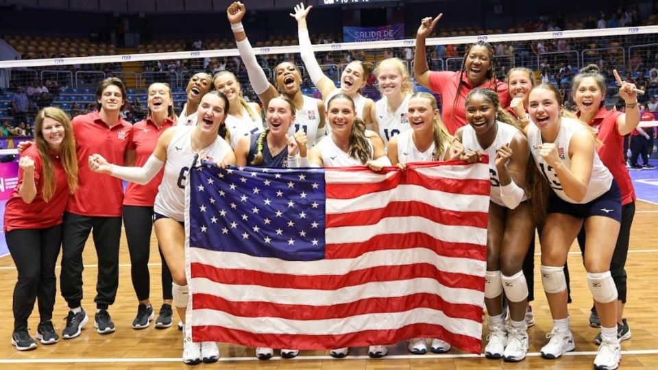 Las jugadoras de Estados Unidos festejan el campeonato.