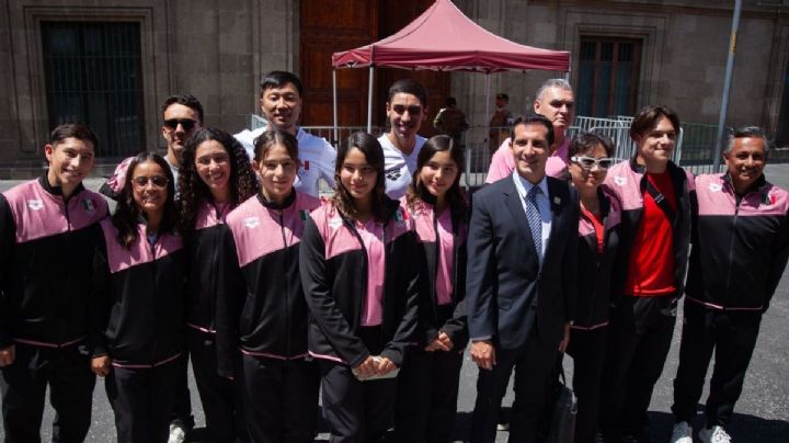 Clavadistas se reúnen con Claudia Sheinbaum tras triunfar en Mundial de Clavados