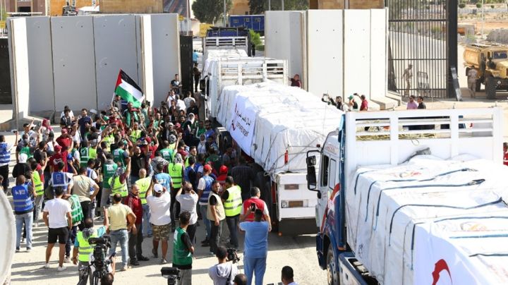 Mueren 20 personas tras volcadura de camión con ayuda humanitaria en Gaza