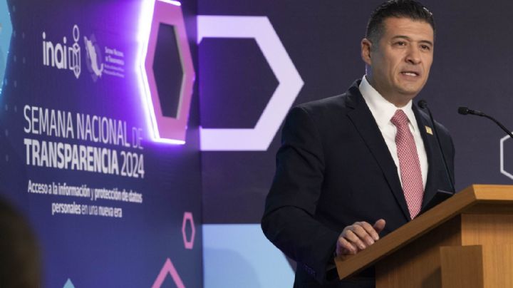 Investigan a extitular del INAI por entrega irregular de archivos