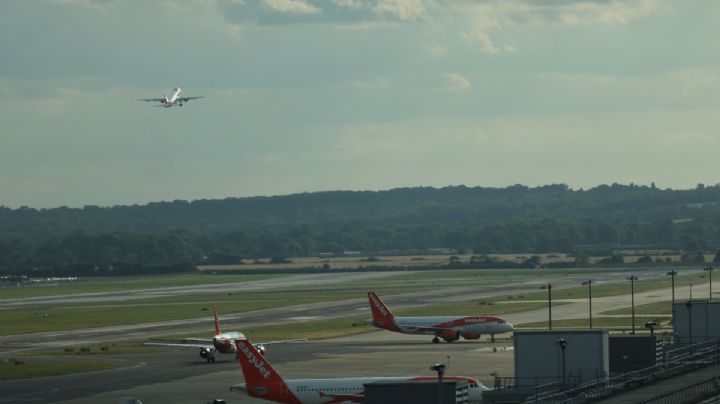 Falla en United Airlines causa caos y retrasos en al menos 6 aeropuertos