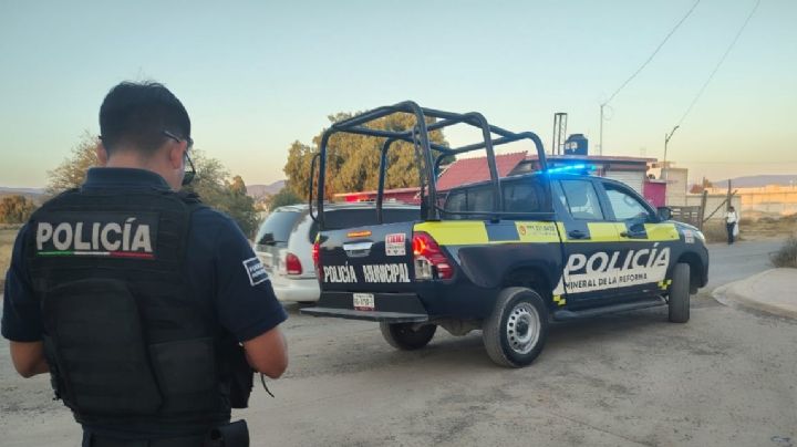 Captan a policía de Mineral de la Reforma tomando una siesta en su patrulla | VIDEO