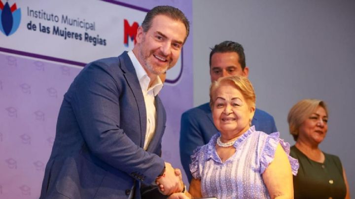 Se gradúan las primeras 100 mujeres de Academia de Emprendedoras en Monterrey