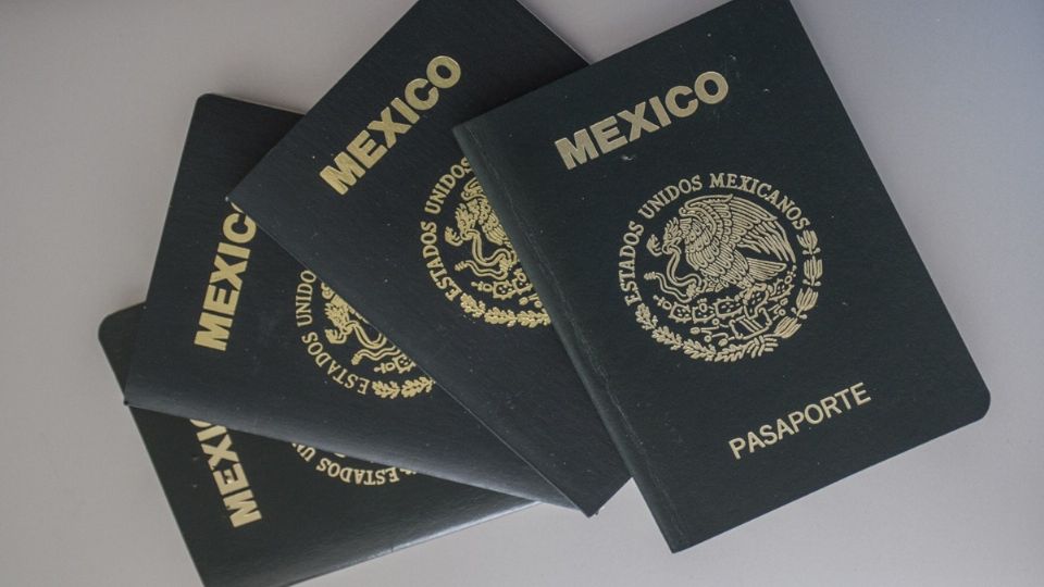 Para las personas mayores de 60 años, personas con discapacidad o trabajadores agrícolas que viajen para trabajar a Canadá, la SRE otorga un descuento del 50%.