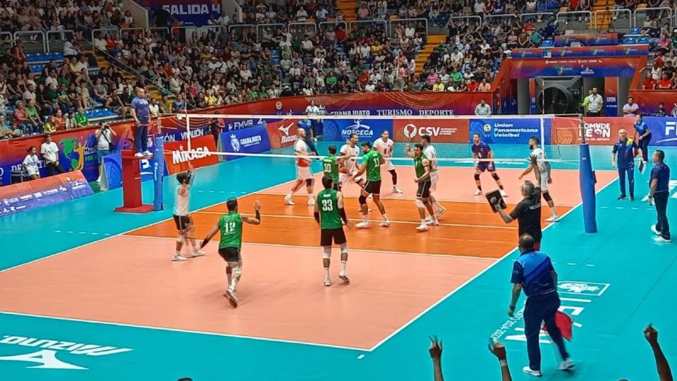 La selección de México luchó con garra pero fue superado por Venezuela.