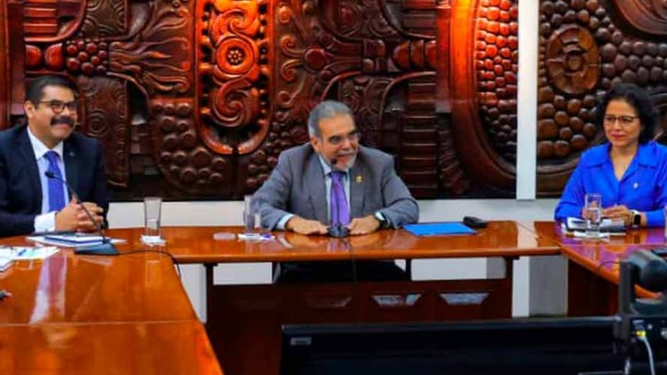 “Lamento que no hayan podido estar todos los consejeros”: inicia prórroga de Martín Aguilar en la UV