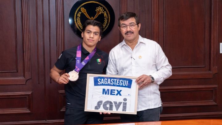Reconoce rector a Lalo Sagastegui por sus logros deportivos a nivel internacional