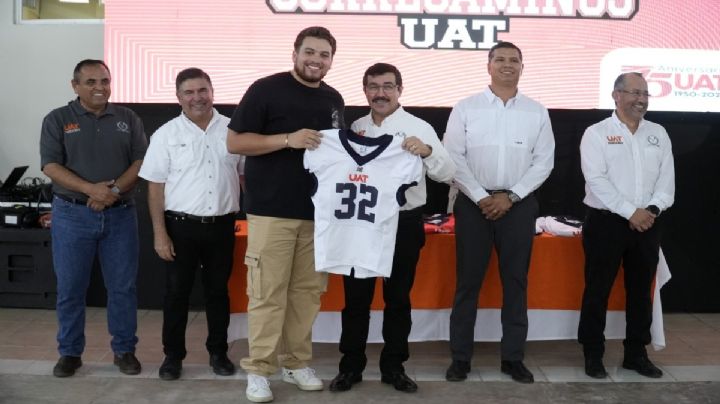 Entrega rector uniformes a Correcaminos UAT de la Liga Mayor ONEFA
