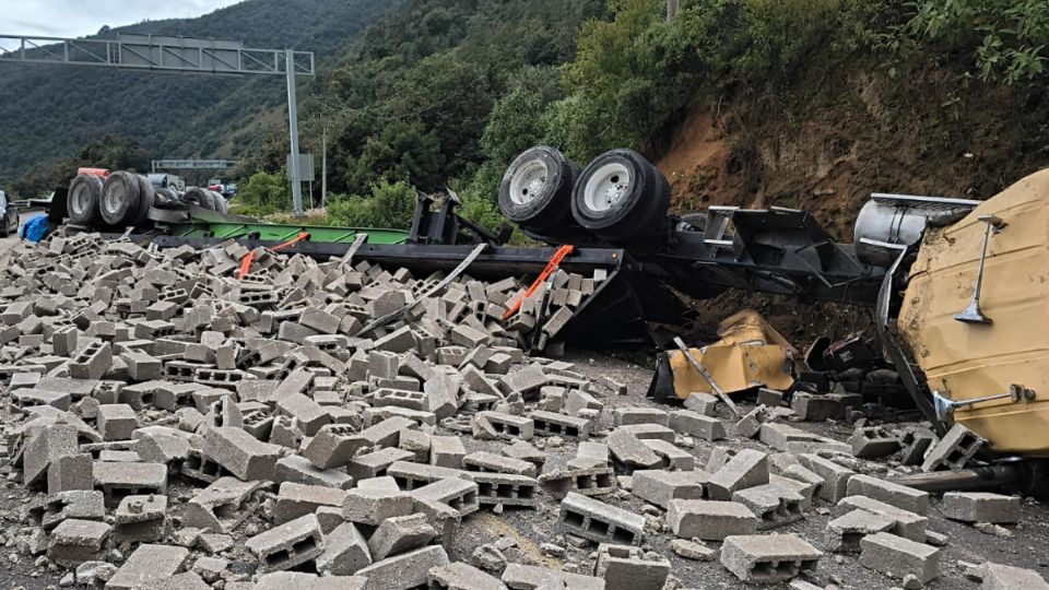 Fuerte accidente sobre la autopista Puebla-Orizaba dirección Veracruz