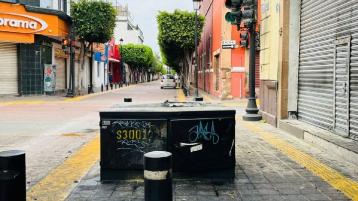 Los empleados trataron de sofocar el humo; no esperaban una segunda explosión del transformador